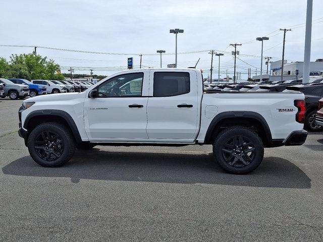 Photo of 2025 Summit White Chevrolet Colorado