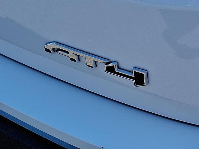 Photo of 2022 Summit White GMC Terrain