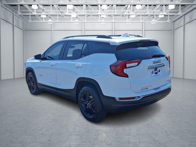 Photo of 2022 Summit White GMC Terrain