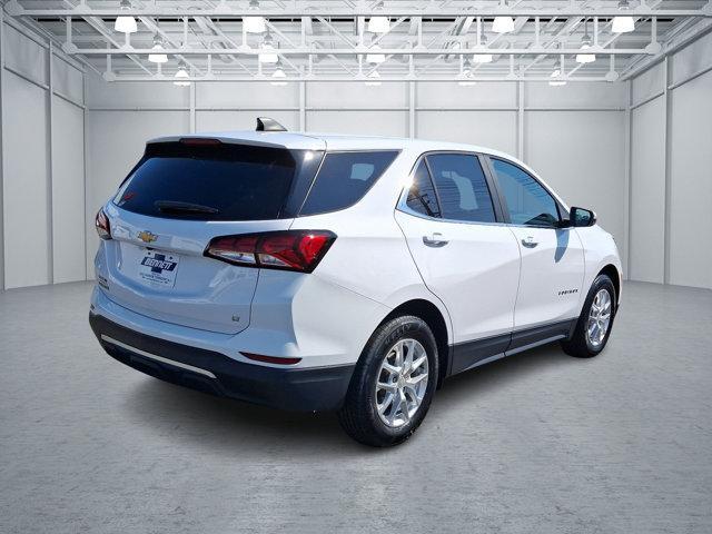 Photo of 2022 Summit White Chevrolet Equinox