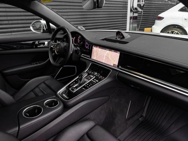 Photo of 2021 Dolomite Silver Metallic Porsche Panamera