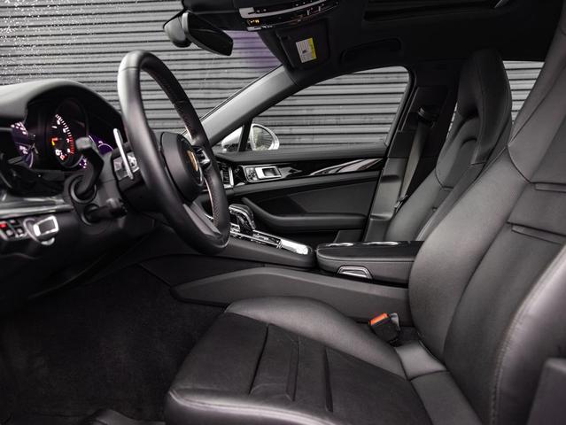 Photo of 2021 Dolomite Silver Metallic Porsche Panamera