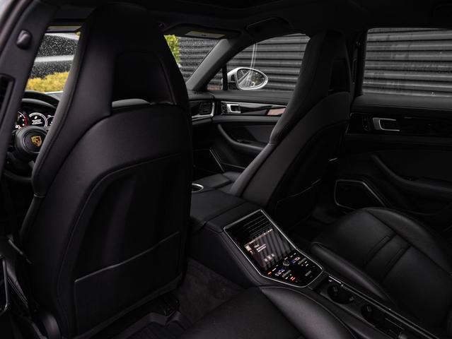 Photo of 2021 Dolomite Silver Metallic Porsche Panamera