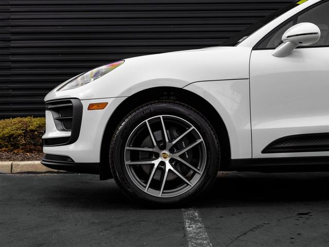 Photo of 2025 White Porsche Macan