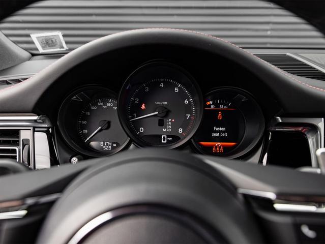 Photo of 2025 White Porsche Macan