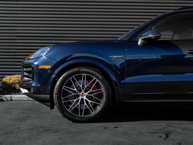 Photo of 2026 Blue Porsche Cayenne