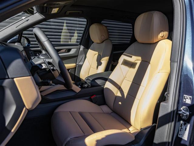 Photo of 2026 Blue Porsche Cayenne