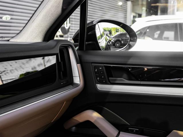 Photo of 2026 Blue Porsche Cayenne