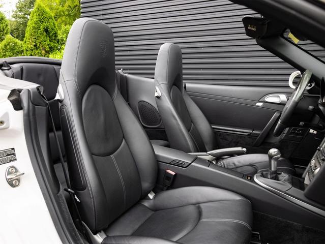 Photo of 2008 Carrara White Porsche 911