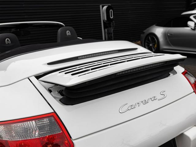 Photo of 2008 Carrara White Porsche 911