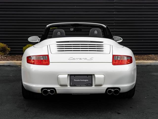 Photo of 2008 Carrara White Porsche 911
