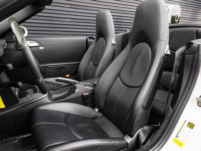 Photo of 2008 Carrara White Porsche 911