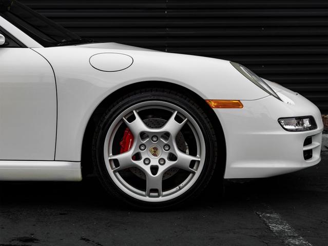 Photo of 2008 Carrara White Porsche 911
