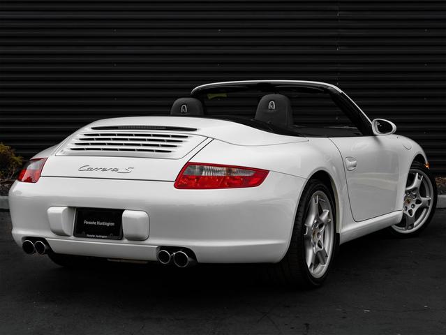 Photo of 2008 Carrara White Porsche 911