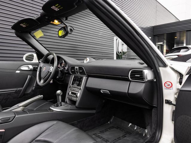 Photo of 2008 Carrara White Porsche 911
