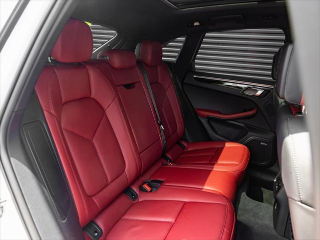 Photo of 2025 White Porsche Macan
