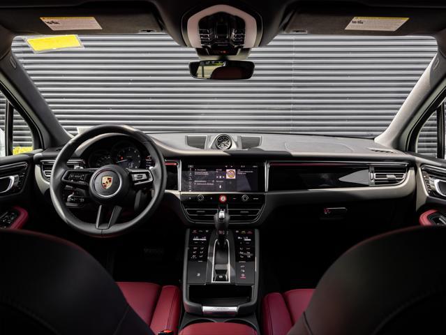 Photo of 2025 White Porsche Macan