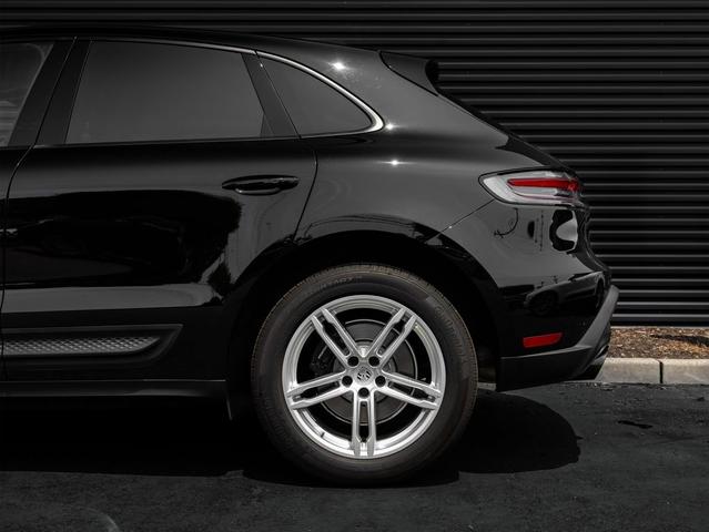 Photo of 2022 Black Porsche Macan
