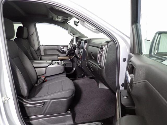Photo of 2020 Silver Ice Metallic Chevrolet Silverado 1500