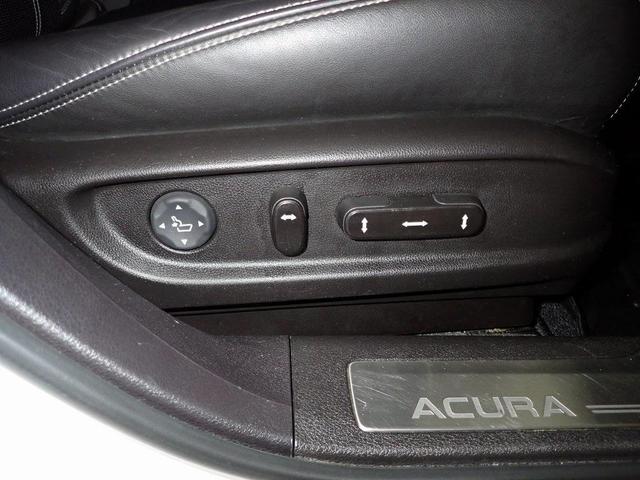 Photo of 2018 Platinum White Pearl Acura RLX