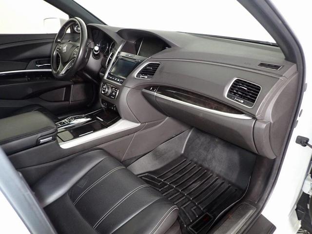 Photo of 2018 Platinum White Pearl Acura RLX