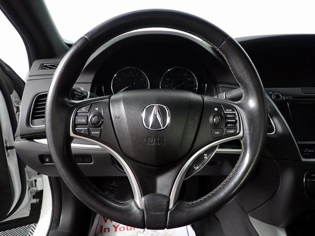 Photo of 2018 Platinum White Pearl Acura RLX