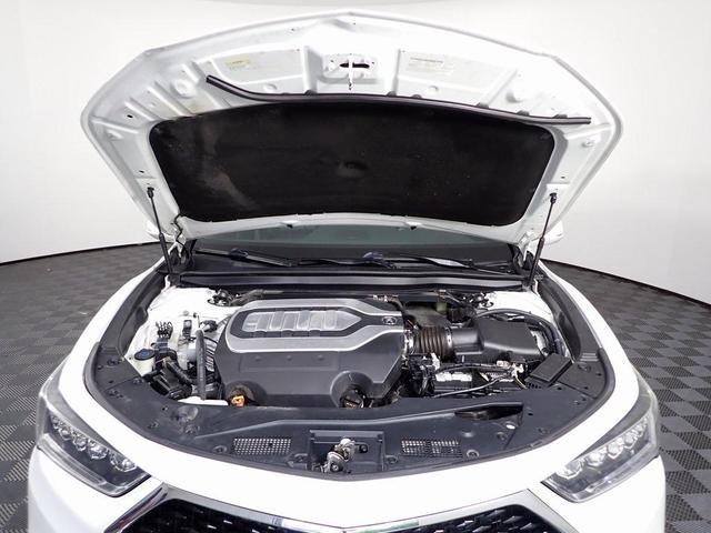 Photo of 2018 Platinum White Pearl Acura RLX