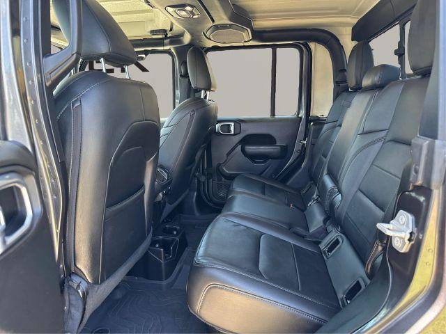 Photo of 2022 Gray Jeep Gladiator
