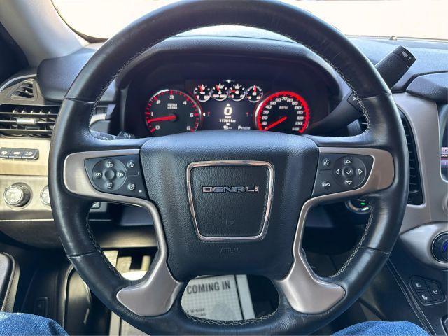 Photo of 2016 White GMC Yukon XL
