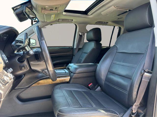 Photo of 2016 White GMC Yukon XL