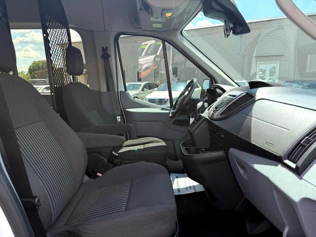 Photo of 2015 White Ford Transit-150
