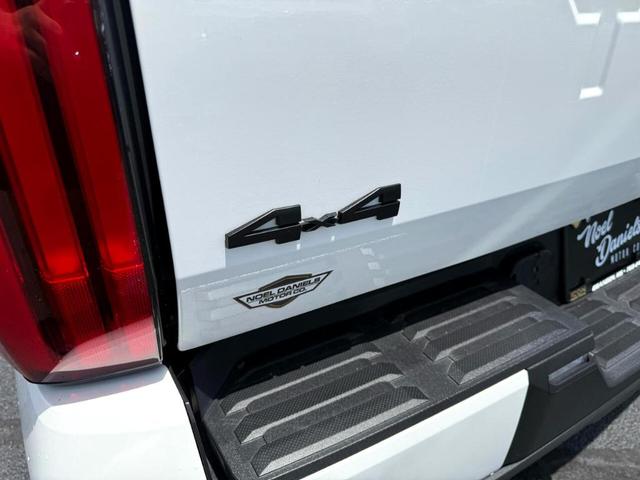 Photo of 2024 White Toyota Tundra