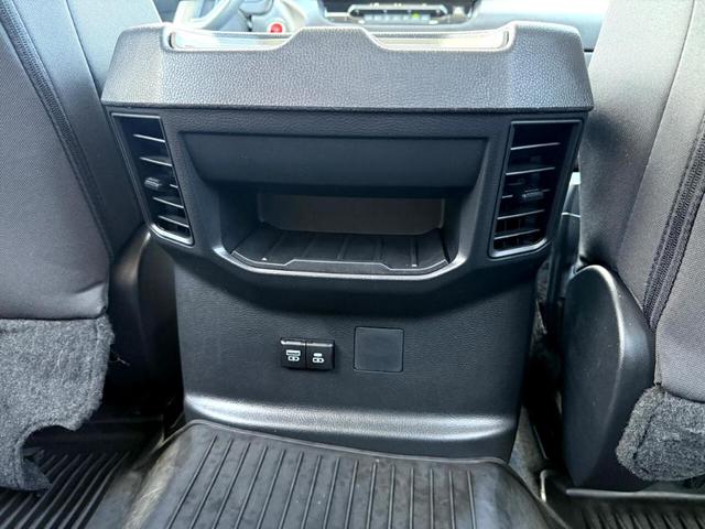 Photo of 2024 White Toyota Tundra