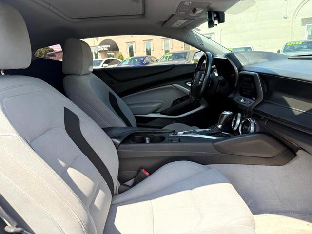 Photo of 2018 Silver Chevrolet Camaro