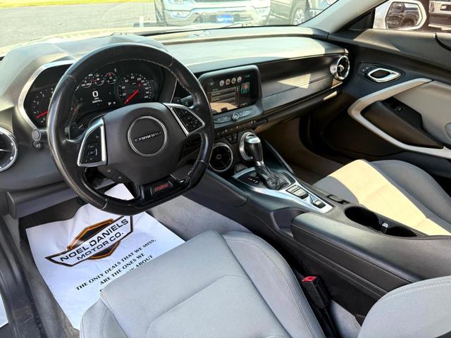 Photo of 2018 Silver Chevrolet Camaro
