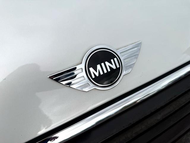 Photo of 2018 White MINI Hardtop