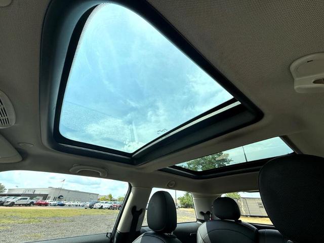 Photo of 2018 White MINI Hardtop