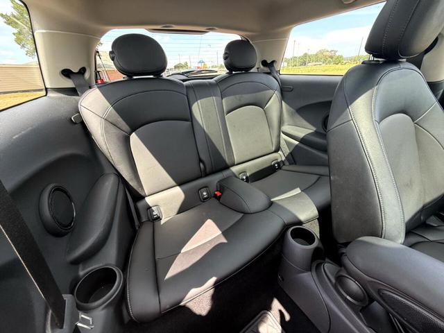 Photo of 2018 White MINI Hardtop