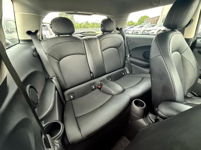 Photo of 2018 White MINI Hardtop