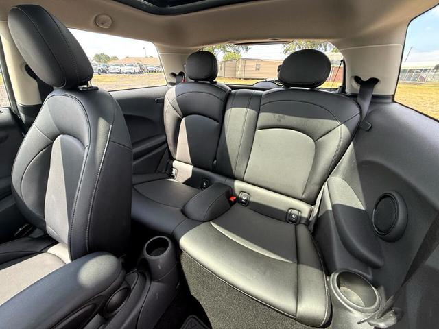 Photo of 2018 White MINI Hardtop