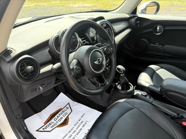 Photo of 2018 White MINI Hardtop