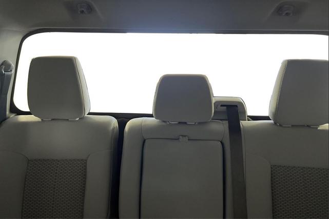 Photo of 2015 Oxford White Ford F-250