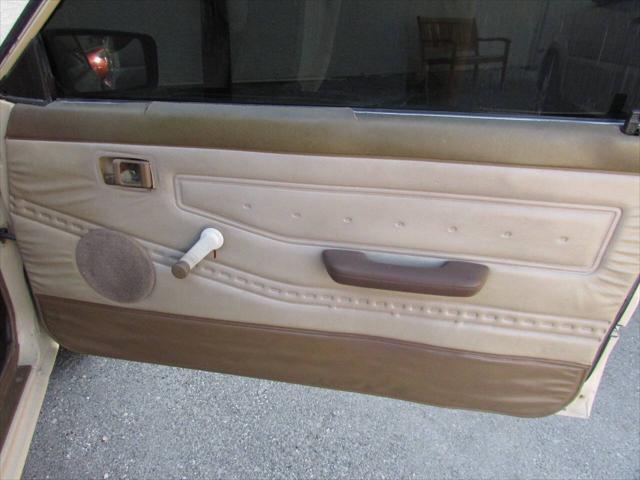 Photo of 1983 Beige Nissan Sentra