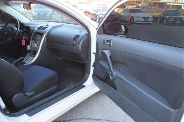 Photo of 2007 White Scion tC