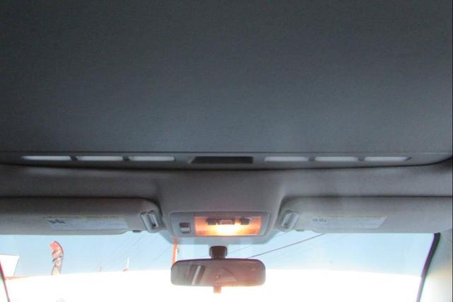 Photo of 2007 White Scion tC