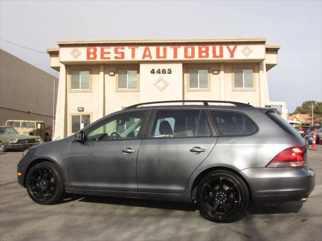 Photo of 2011 Gray Volkswagen Jetta SportWagen