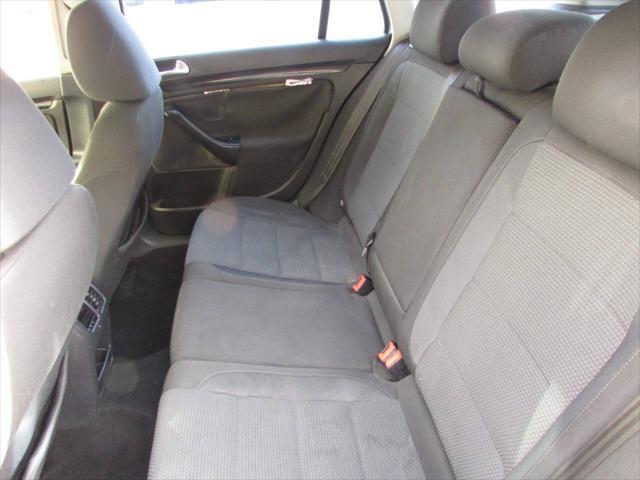 Photo of 2011 Gray Volkswagen Jetta SportWagen