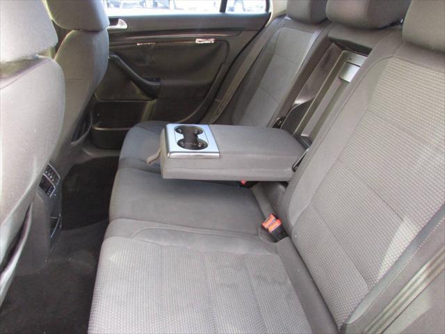 Photo of 2011 Gray Volkswagen Jetta SportWagen