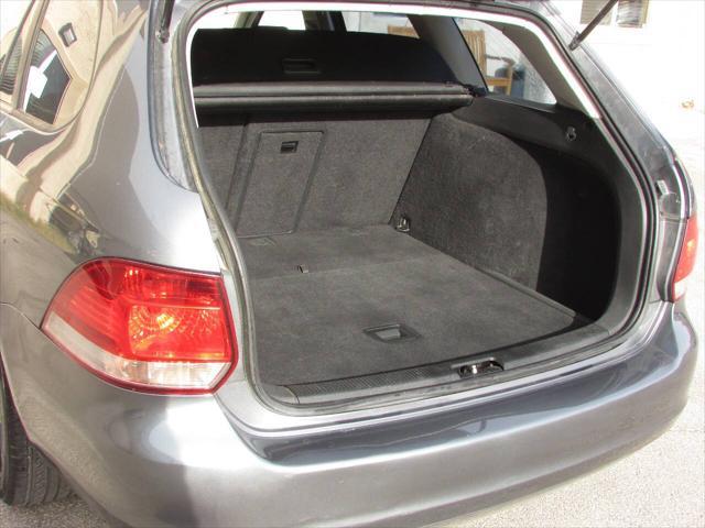 Photo of 2011 Gray Volkswagen Jetta SportWagen