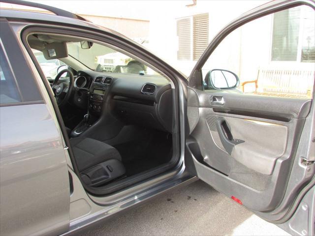 Photo of 2011 Gray Volkswagen Jetta SportWagen